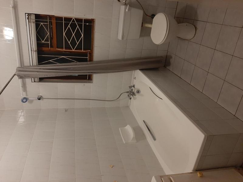 To Let 4 Bedroom Property for Rent in Goodwood Central Western Cape